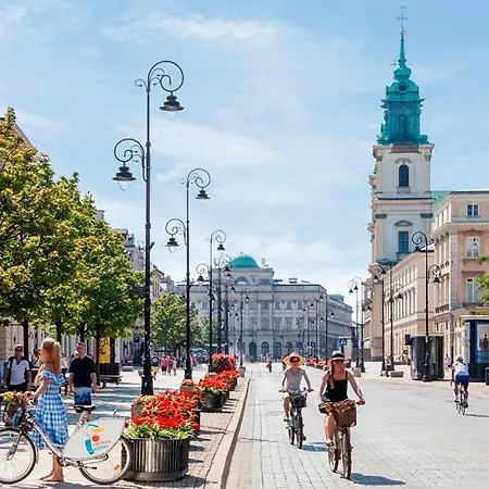 Quiet Luxury At The Royal Route In Apartament Warszawa