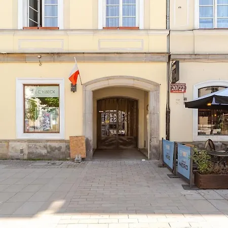 Quiet Luxury At The Royal Route In Apartament *