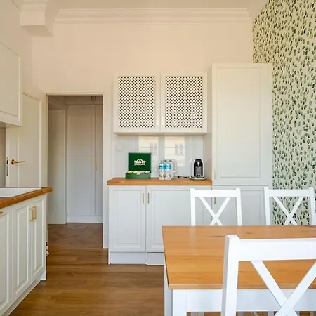 Daire Quiet Luxury At The Royal Route In Varşova