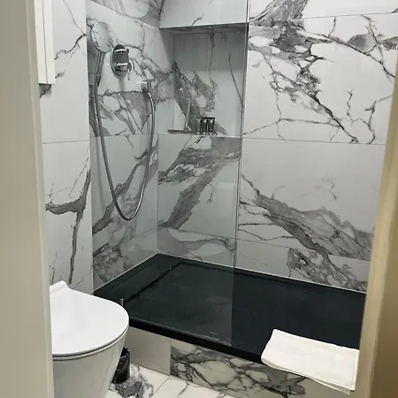 Apartamento Quiet Luxury At The Royal Route In *