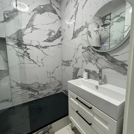Quiet Luxury At The Royal Route In Apartamento *