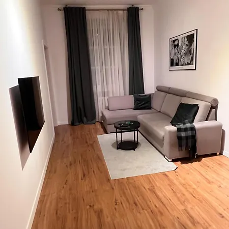 Quiet Luxury At The Royal Route In Apartament *