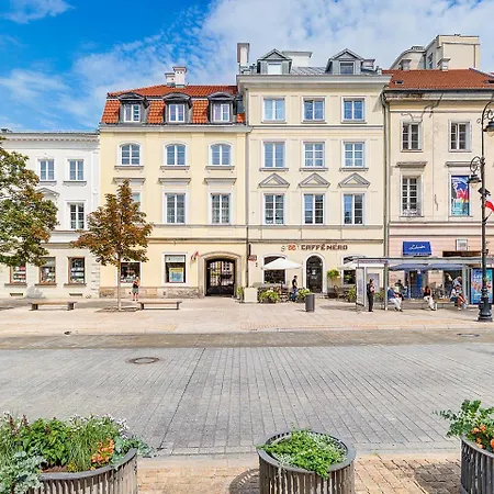 Quiet Luxury At The Royal Route In Apartamento