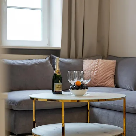 Quiet Luxury At The Royal Route In Varsóvia