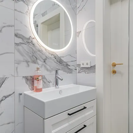 Quiet Luxury At The Royal Route In Apartamento Varsóvia