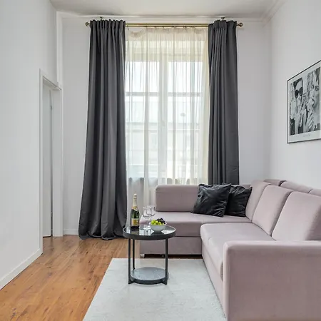 Apartamento Quiet Luxury At The Royal Route In