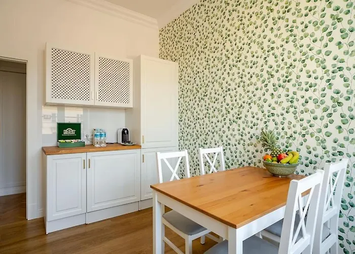 Quiet Luxury At The Royal Route In Apartament