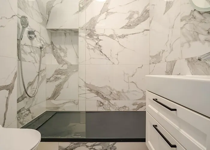 Quiet Luxury At The Royal Route In Apartament *