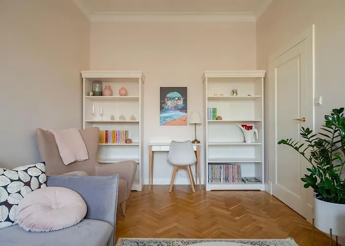 Apartament Quiet Luxury At The Royal Route In