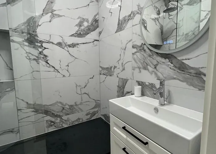 Quiet Luxury At The Royal Route In Daire *