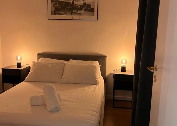 Quiet Luxury At The Royal Route In Apartament Warszawa