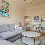 Quiet Luxury At The Royal Route In Apartment *